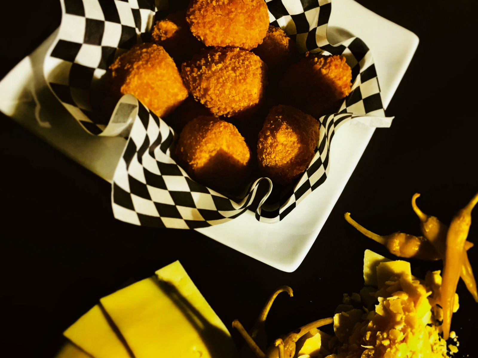 CHILICHEESEKROKETJES